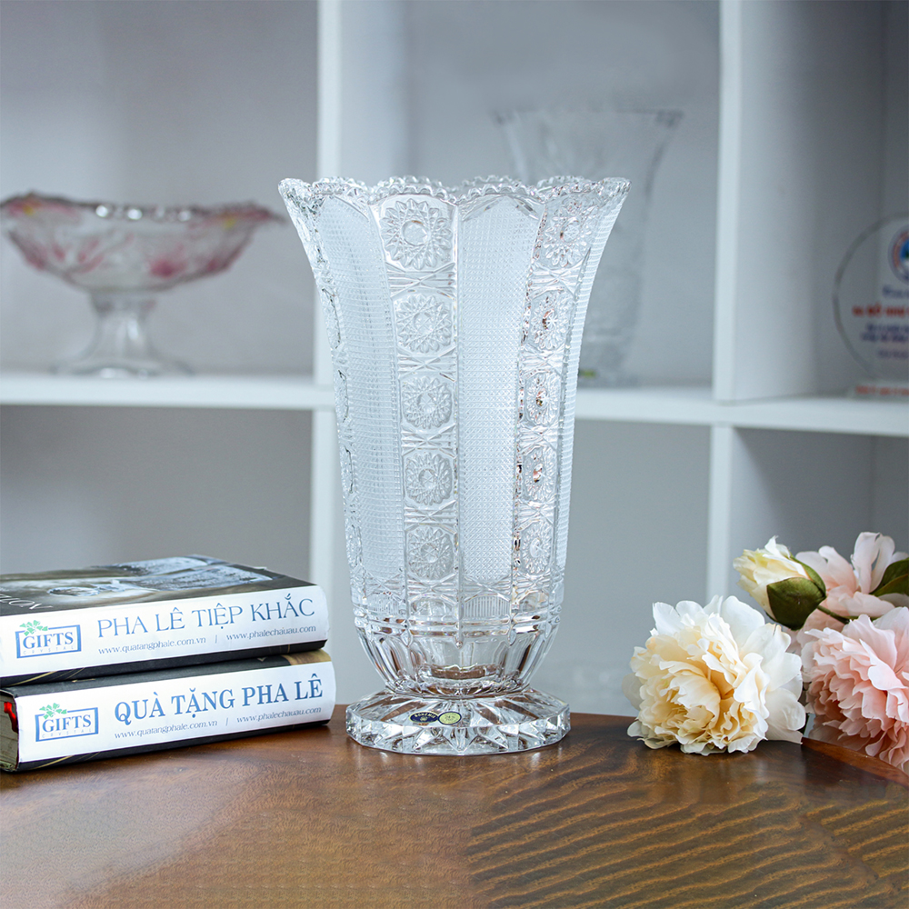 Bình hoa pha lê Bohemia dáng loe cổ điển