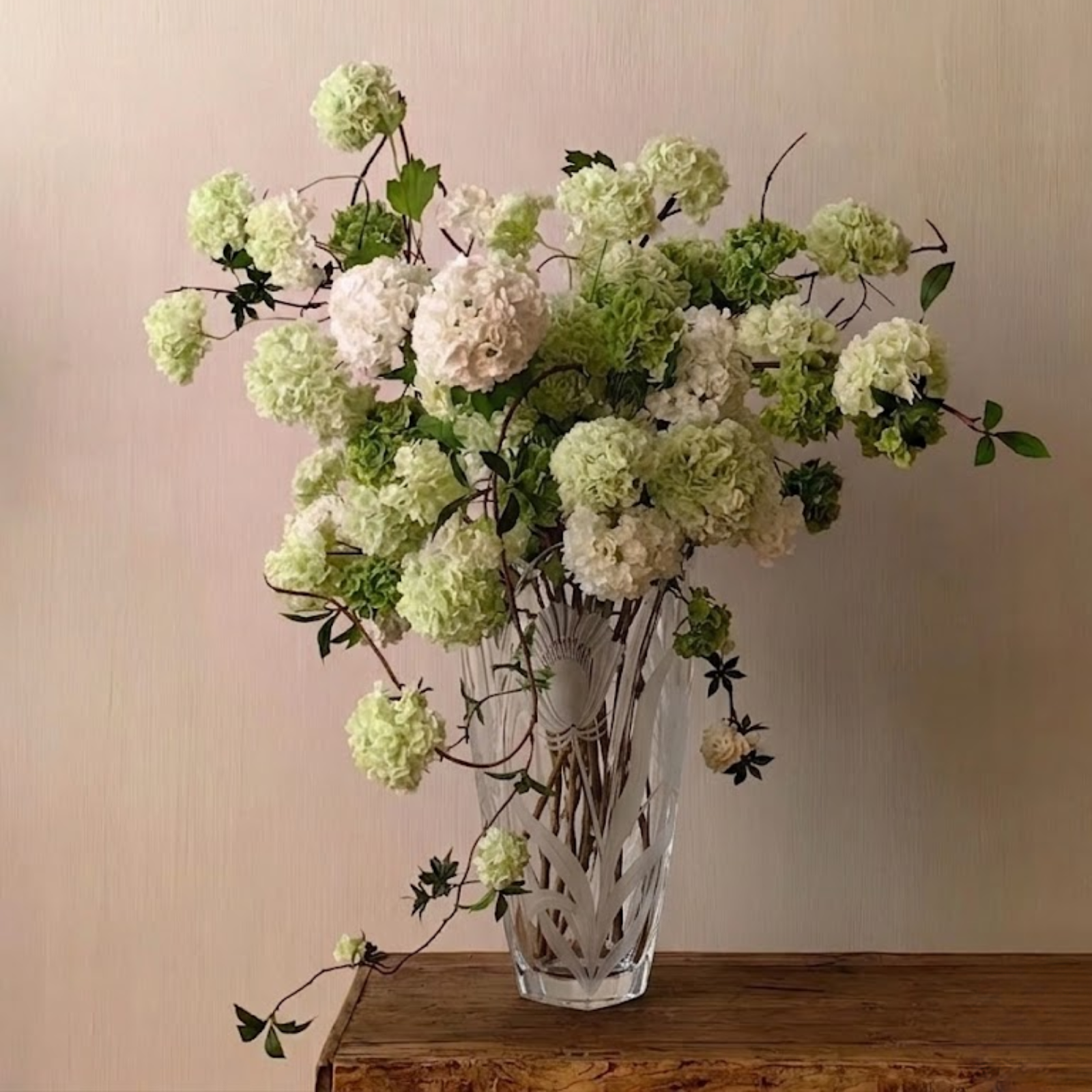 Bình hoa pha lê mài thủ công