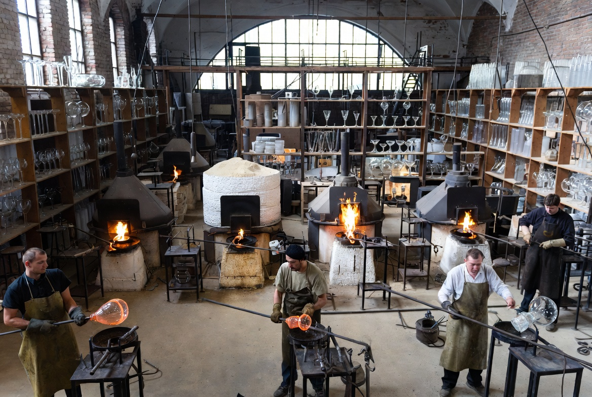 TÌM HIỂU BOHEMIA (PHẦN 2): TẠI SAO PHA LÊ BOHEMIA GẮN VỚI HOÀNG GIA?